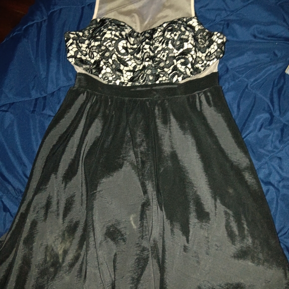 Elegant Black and White Lace Prom Dress - Picture 1 of 3